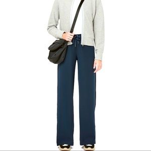 Lululemon NWT On The Fly Wide Leg 31"
